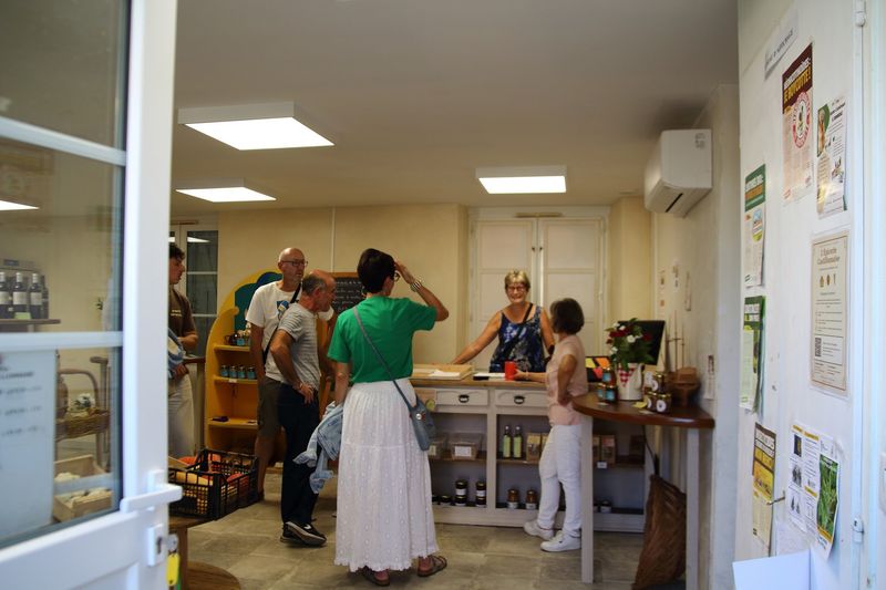 Photo 2 de l'épicerie castillonnaise